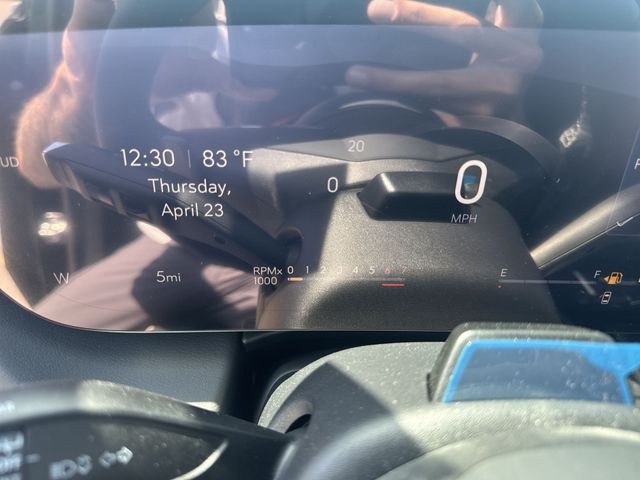 Buick Enclave Vehicle Full-screen Gallery Image 15