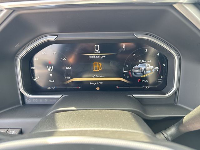 GMC Sierra 3500HD Vehicle Full-screen Gallery Image 15