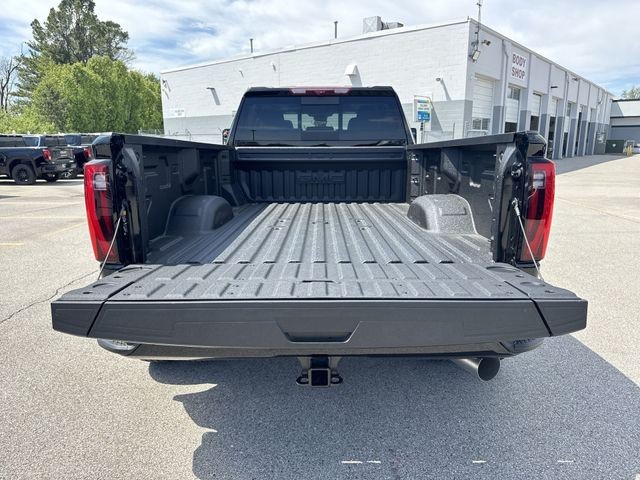 GMC Sierra 3500HD Vehicle Full-screen Gallery Image 24