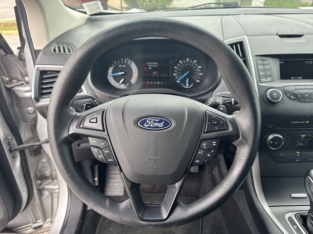 Ford Edge Vehicle Full-screen Gallery Image 14