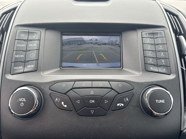 Ford Edge Vehicle Full-screen Gallery Image 18