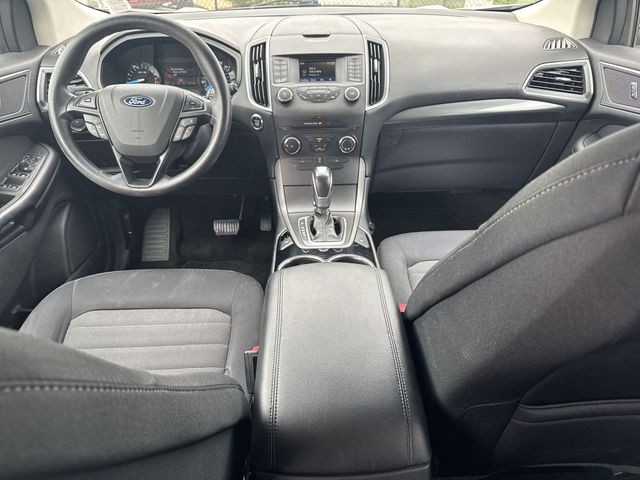 Ford Edge Vehicle Full-screen Gallery Image 23