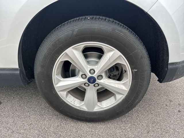 Ford Edge Vehicle Full-screen Gallery Image 35