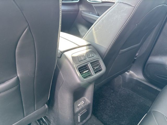 Buick Envision Vehicle Full-screen Gallery Image 07