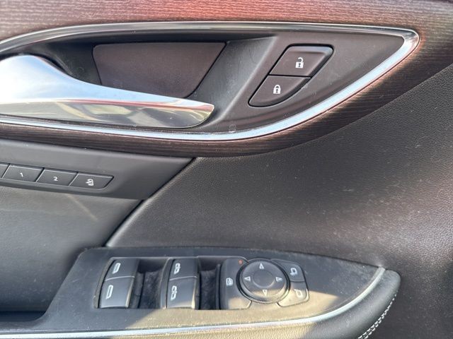 Buick Envision Vehicle Full-screen Gallery Image 14