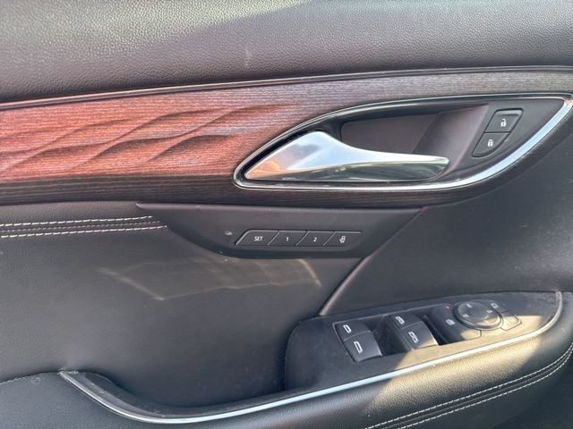 Buick Envision Vehicle Full-screen Gallery Image 15