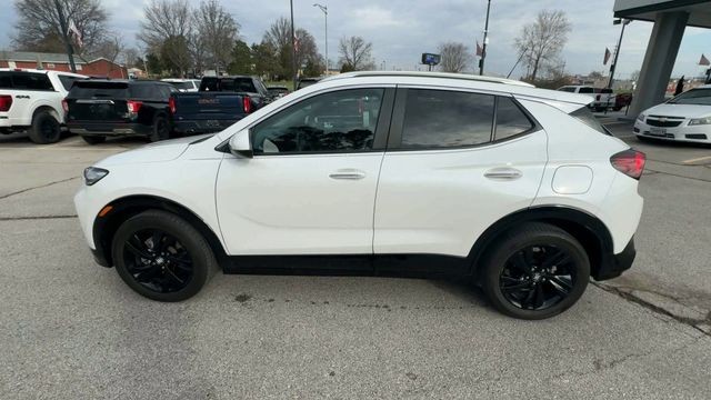 Buick Encore GX Vehicle Full-screen Gallery Image 05