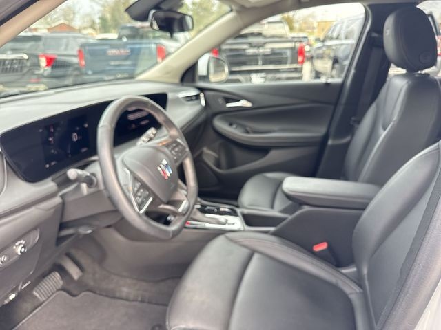 Buick Encore GX Vehicle Full-screen Gallery Image 10