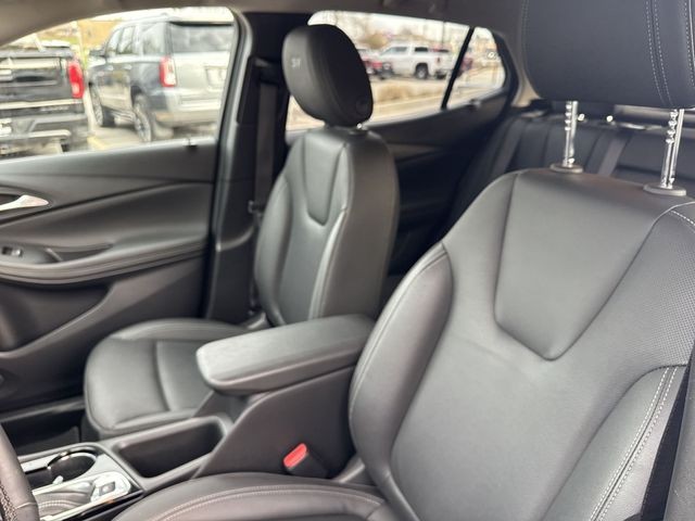 Buick Encore GX Vehicle Full-screen Gallery Image 18