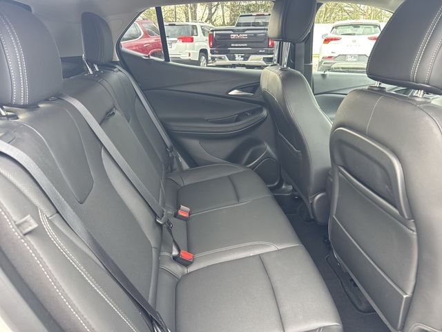 Buick Encore GX Vehicle Full-screen Gallery Image 25