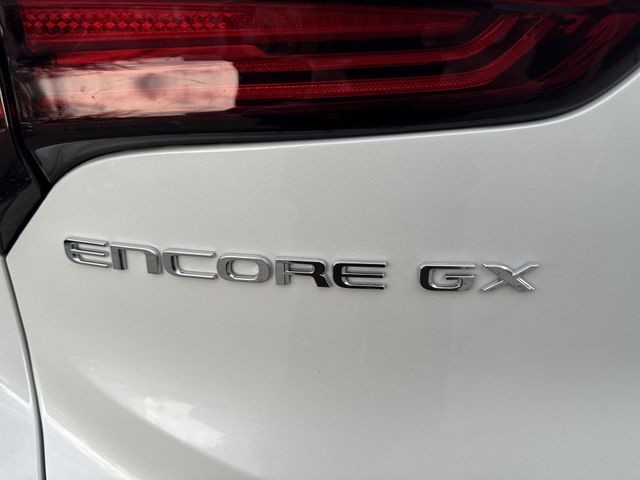 Buick Encore GX Vehicle Full-screen Gallery Image 29