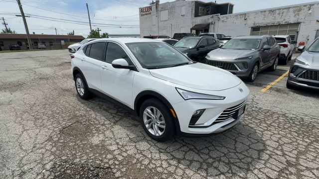 Buick Envista Vehicle Full-screen Gallery Image 02