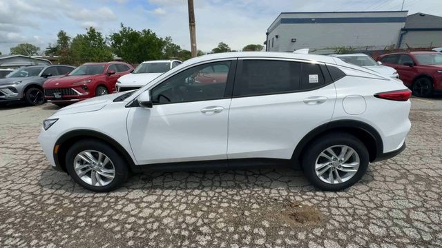 Buick Envista Vehicle Full-screen Gallery Image 05