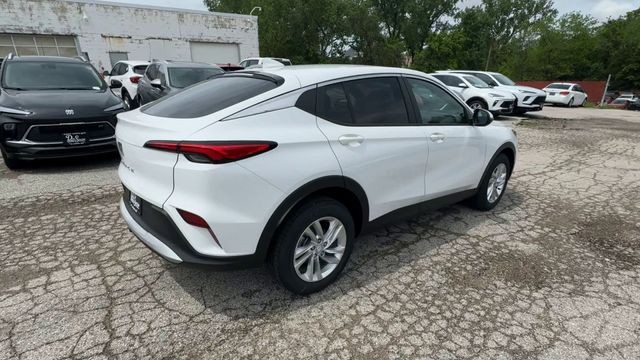 Buick Envista Vehicle Full-screen Gallery Image 08