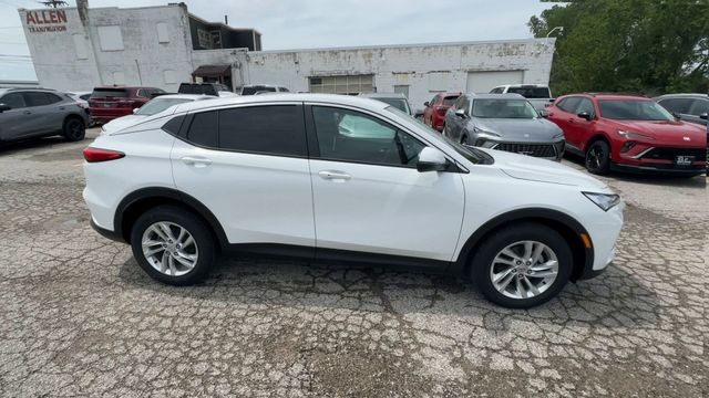 Buick Envista Vehicle Full-screen Gallery Image 09