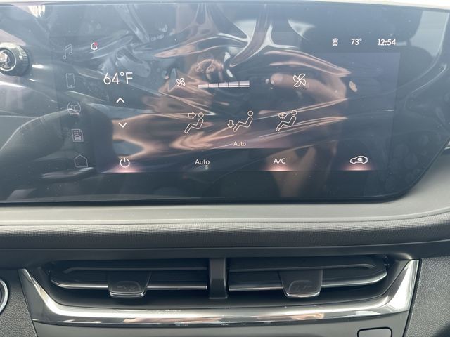 Buick Envista Vehicle Full-screen Gallery Image 18