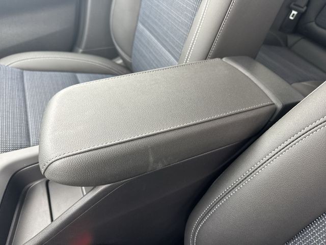 Buick Envista Vehicle Full-screen Gallery Image 20