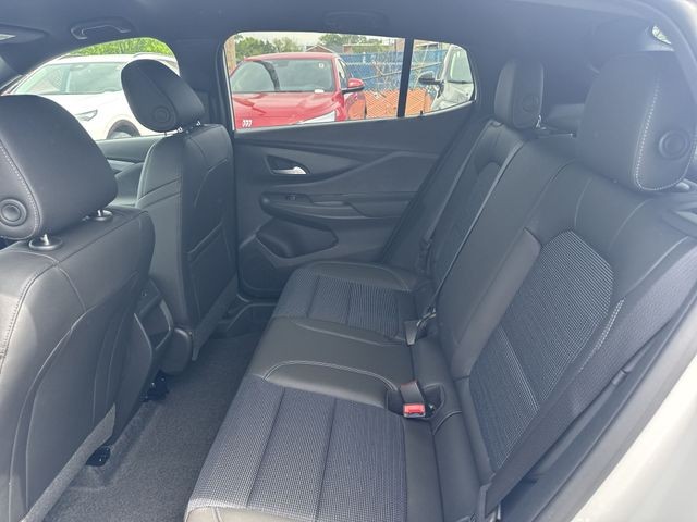 Buick Envista Vehicle Full-screen Gallery Image 21