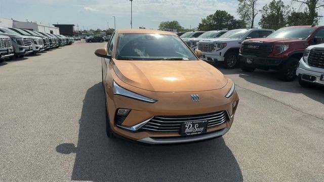 Buick Envista Vehicle Full-screen Gallery Image 03