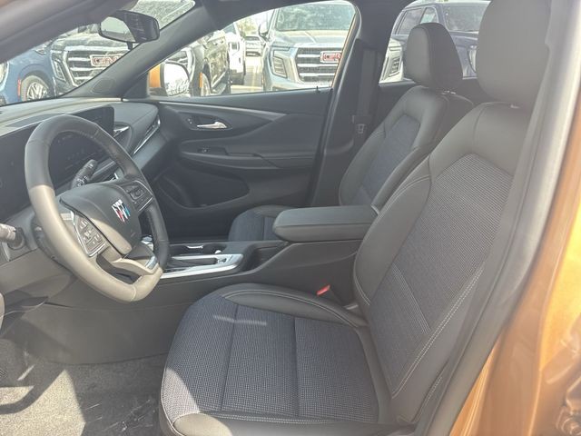 Buick Envista Vehicle Full-screen Gallery Image 11