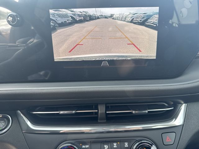 Buick Envista Vehicle Full-screen Gallery Image 17