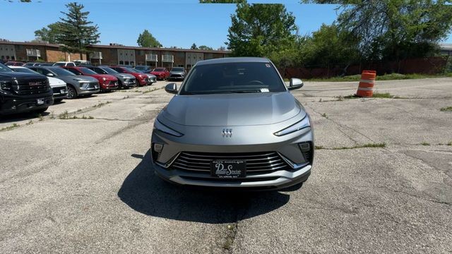 Buick Envista Vehicle Full-screen Gallery Image 03