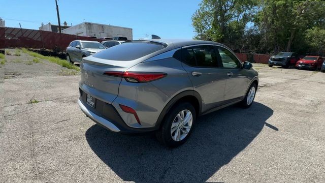 Buick Envista Vehicle Full-screen Gallery Image 08