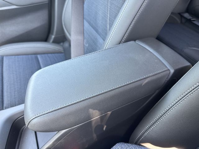 Buick Envista Vehicle Full-screen Gallery Image 20