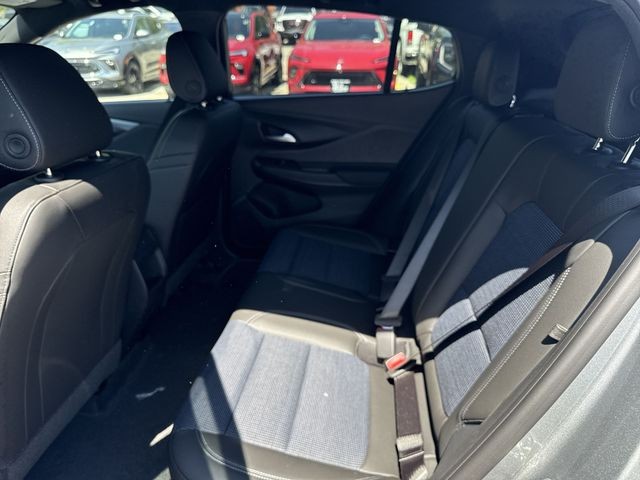 Buick Envista Vehicle Full-screen Gallery Image 21