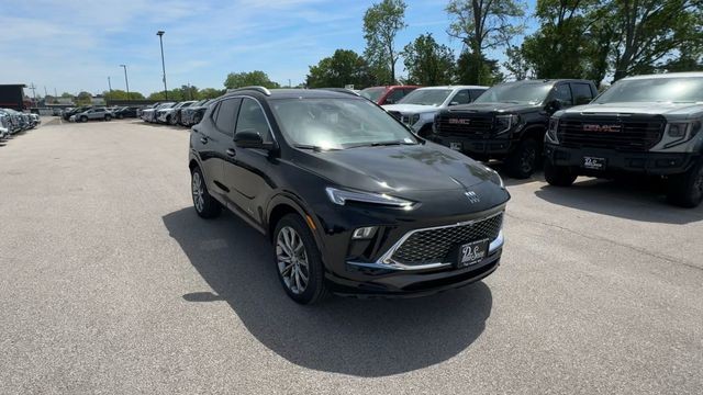 Buick Encore GX Vehicle Full-screen Gallery Image 02