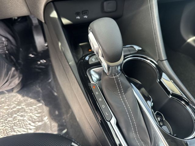 Buick Encore GX Vehicle Full-screen Gallery Image 19