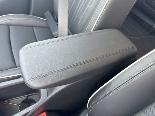 Buick Encore GX Vehicle Full-screen Gallery Image 20