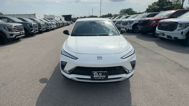 Buick Envista Vehicle Full-screen Gallery Image 03