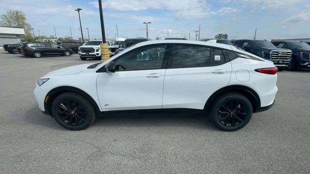 Buick Envista Vehicle Full-screen Gallery Image 05