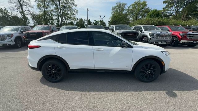 Buick Envista Vehicle Full-screen Gallery Image 09