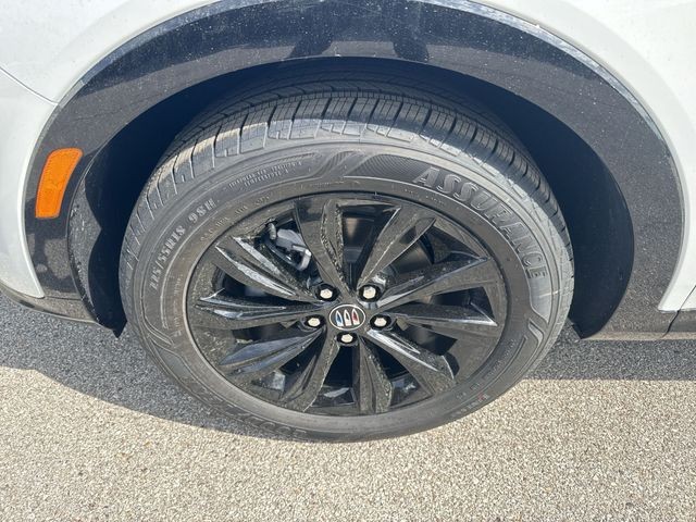 Buick Envista Vehicle Full-screen Gallery Image 10