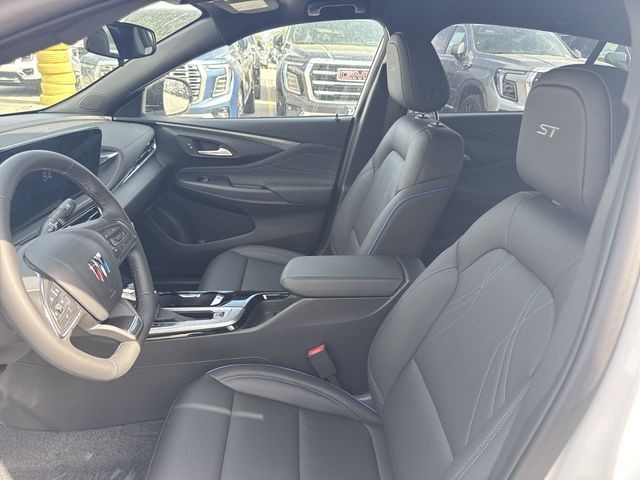 Buick Envista Vehicle Full-screen Gallery Image 11