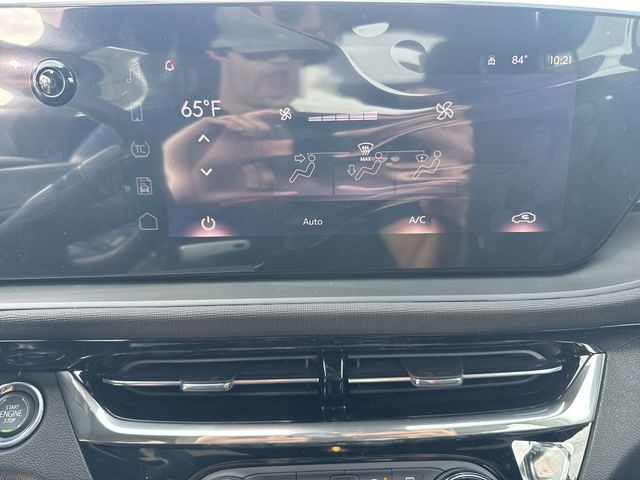 Buick Envista Vehicle Full-screen Gallery Image 18