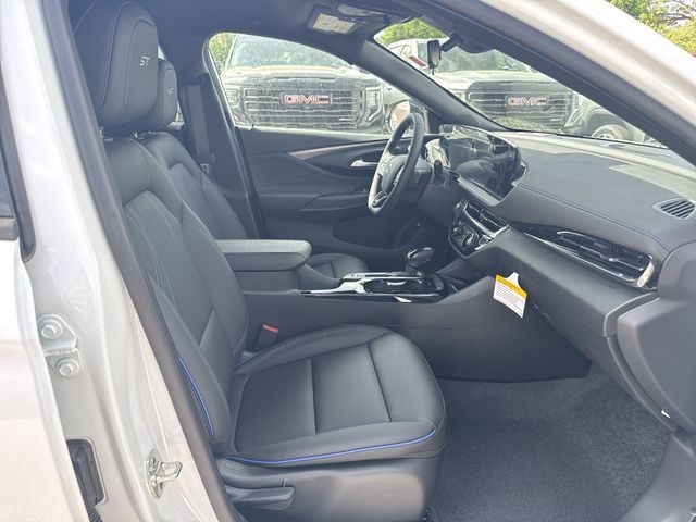 Buick Envista Vehicle Full-screen Gallery Image 23