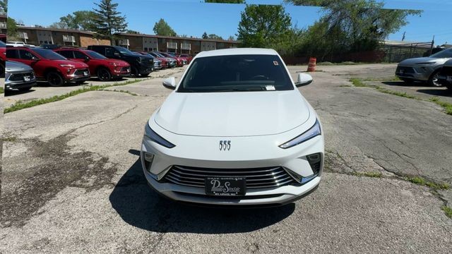 Buick Envista Vehicle Full-screen Gallery Image 03