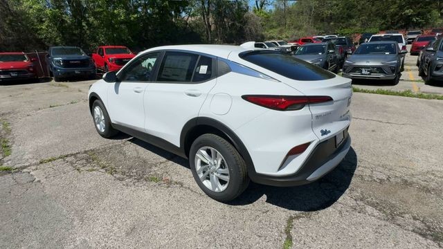 Buick Envista Vehicle Full-screen Gallery Image 06