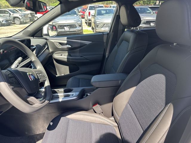 Buick Envista Vehicle Full-screen Gallery Image 11