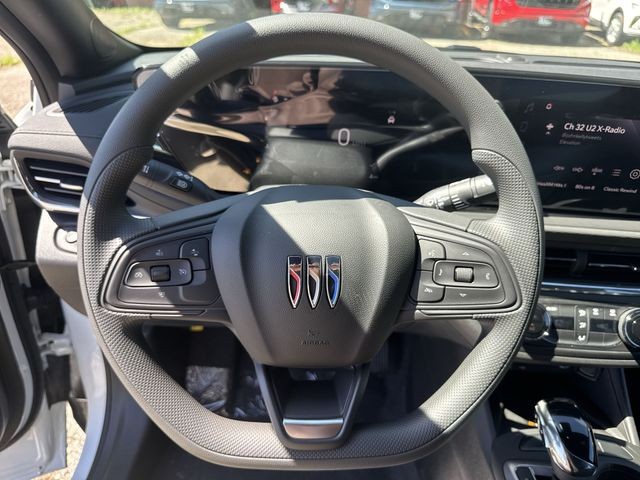 Buick Envista Vehicle Full-screen Gallery Image 14