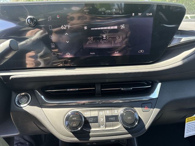 Buick Envista Vehicle Full-screen Gallery Image 18