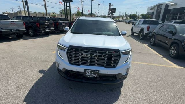 GMC Acadia Vehicle Full-screen Gallery Image 03