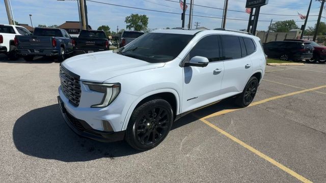 GMC Acadia Vehicle Full-screen Gallery Image 04