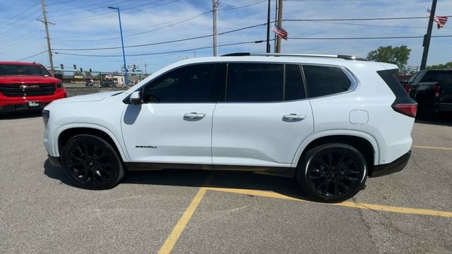 GMC Acadia Vehicle Full-screen Gallery Image 05