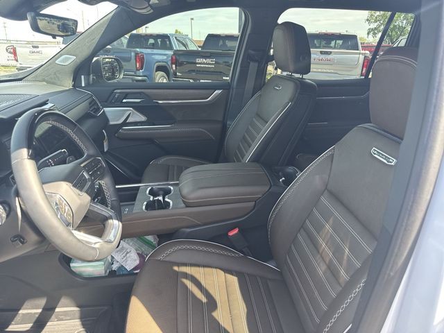 GMC Acadia Vehicle Full-screen Gallery Image 11