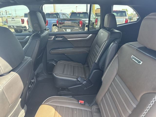 GMC Acadia Vehicle Full-screen Gallery Image 23