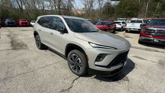 Buick Enclave Vehicle Full-screen Gallery Image 02